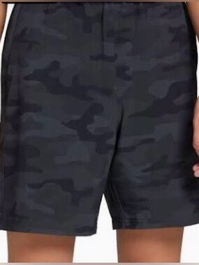 Like New DSG Black & Charcoal Camo Youth Shorts